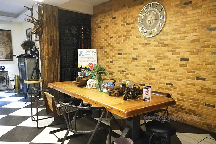 ทำบุญคุณยาย 2 ที่พัก 1 Nonze Hostel