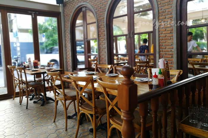 ร้านอาหารเฝอตี้นาย (Photynine)