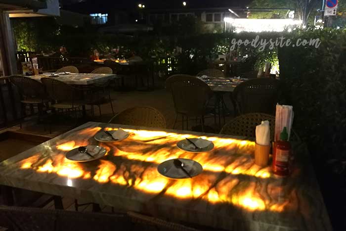ร้านอาหารเฝอตี้นาย (Photynine)