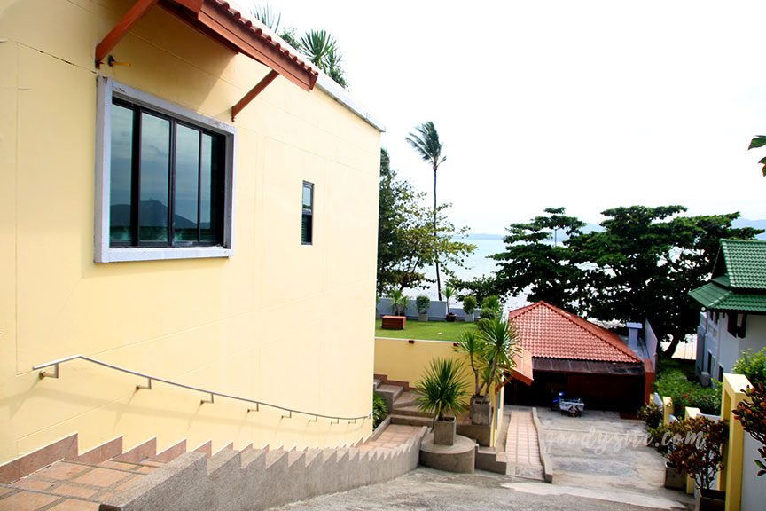 ภูเก็ต 4 โรงแรม By The Sea