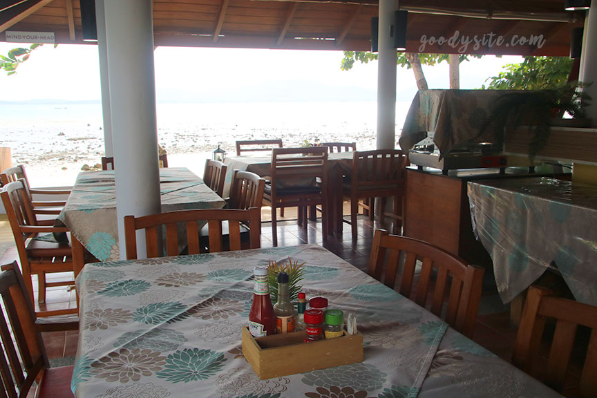 ภูเก็ต 4 โรงแรม By The Sea