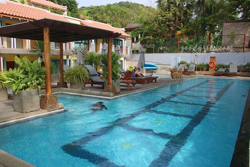 ภูเก็ต 4 โรงแรม By The Sea
