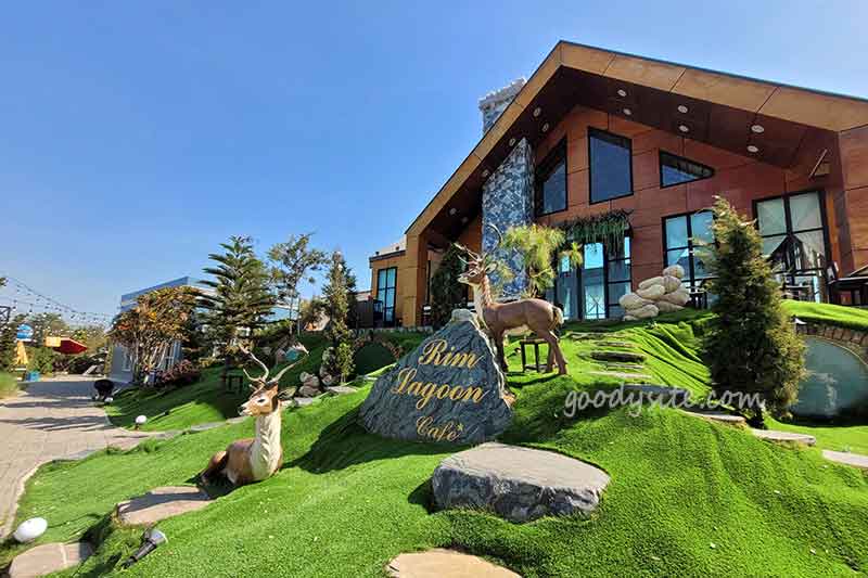 ริมลากูน คาเฟ่ แอนด์ เรสเตอรองต์
