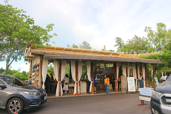 ร้านอาหารสายลม บางปู วิวดี อาหารอร่อย