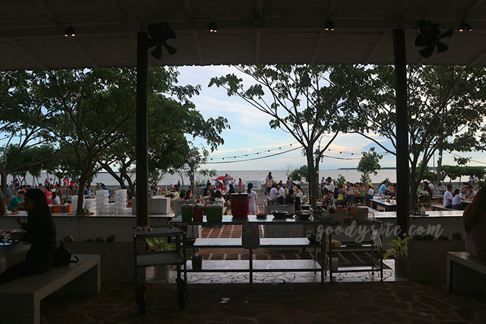 ร้านอาหารสายลม บางปู วิวดี อาหารอร่อย