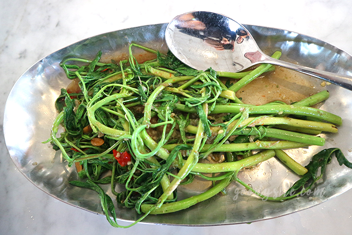 ร้านอาหารสายลม บางปู วิวดี อาหารอร่อย