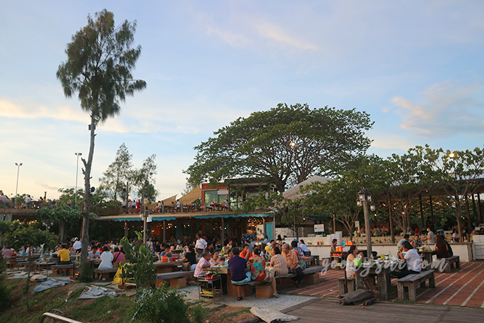 ร้านอาหารสายลม บางปู วิวดี อาหารอร่อย
