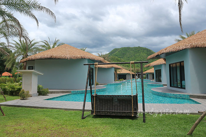 เพชรบุรี 1 Suncharm Villa Reseort