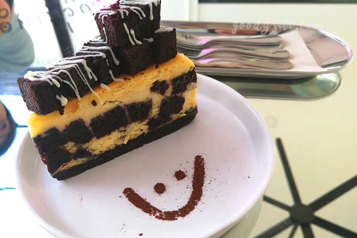 ร้าน Tell Cafe รามคำแหง