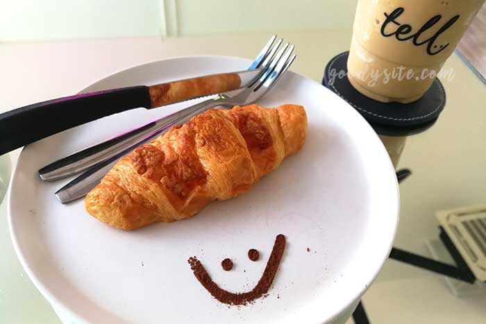 ร้าน Tell Cafe รามคำแหง