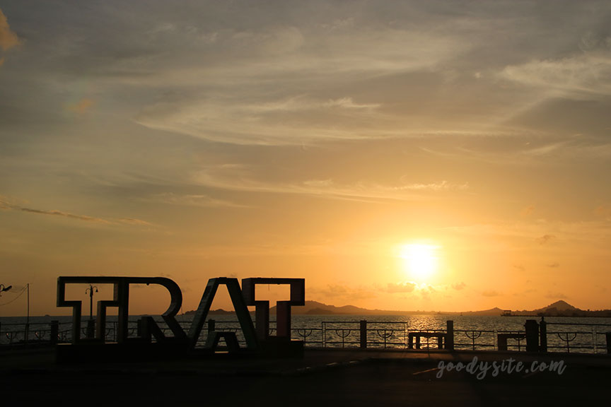 ตราด 3 แหลมงอบ สุดแผ่นดินตะวันออก และริมทะเลซีฟู๊ด แอนด์ รีสอร์ท