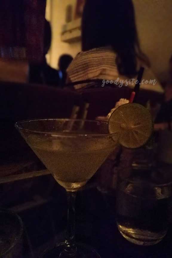 เวียดนาม 5 ฟังเพลงที่ร้าน Open Share