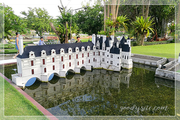 ชลบุรี 3 - มินิสยาม เมืองจำลองพัทยา