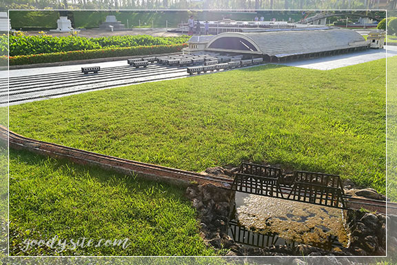 ชลบุรี 3 - มินิสยาม เมืองจำลองพัทยา