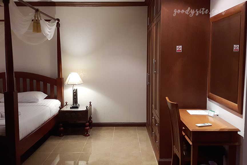 พัทยา-เกาะไผ่ 1: ที่พัก ไอยรี เพลส รีสอร์ท