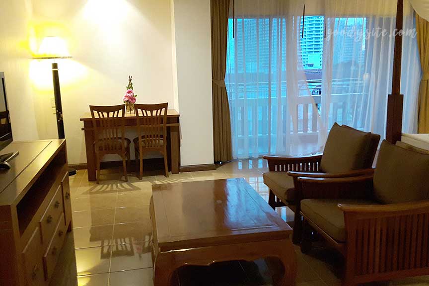 พัทยา-เกาะไผ่ 1: ที่พัก ไอยรี เพลส รีสอร์ท