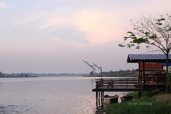 เรือนแพ ฟิชชิ่ง ปาร์ค