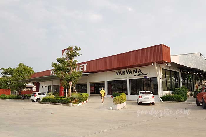 Varvana a Cafe & Bar ลาดกระบัง