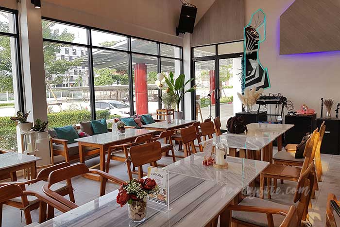 Varvana a Cafe & Bar ลาดกระบัง