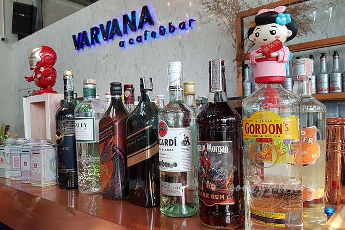 Varvana a Cafe & Bar ลาดกระบัง